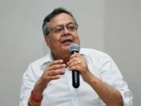 छमाही तीस लाख रॉयल्टी और ‘खिड़की’